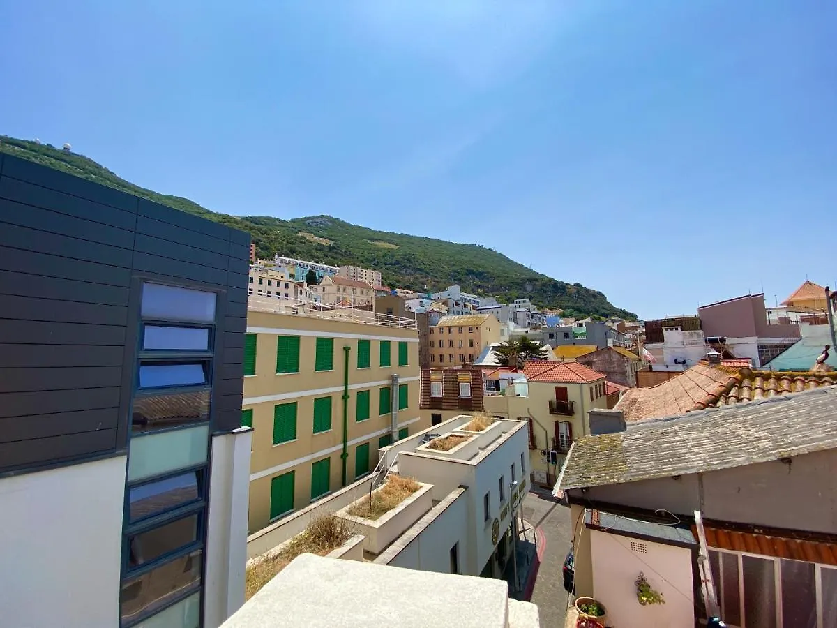 Deluxe City Centre Two Bedroom - Grand Central House Gibraltár 0*,  Gibraltár