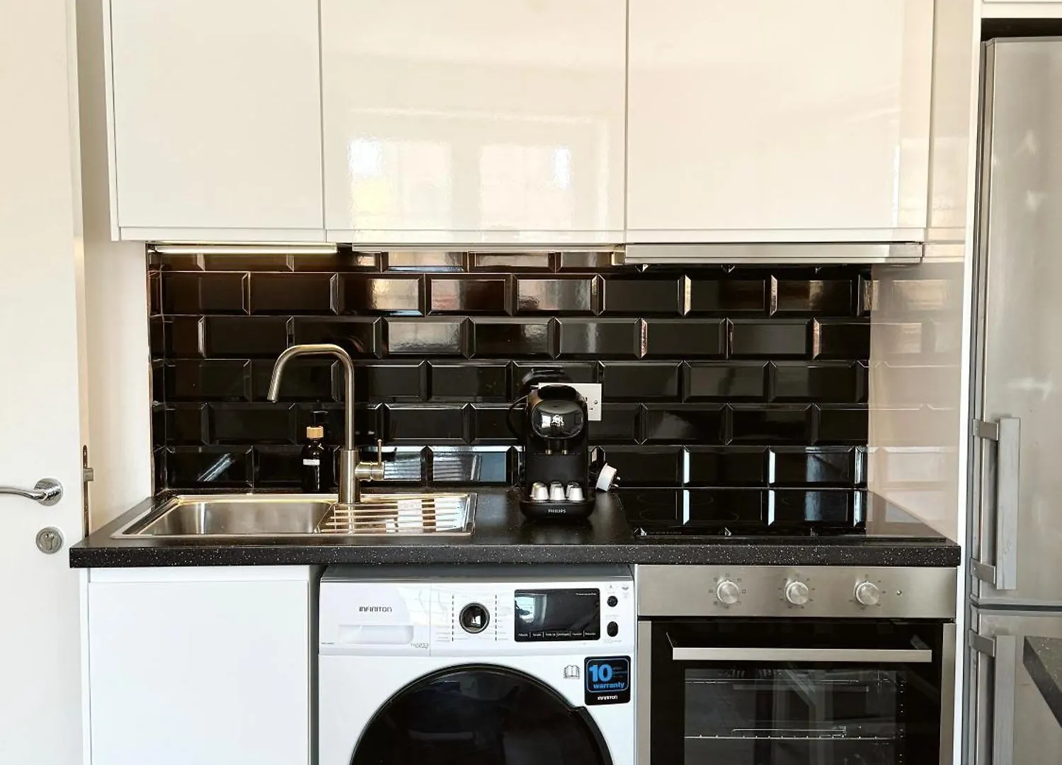 Deluxe City Centre Two Bedroom - Grand Central House Gibraltár Apartman