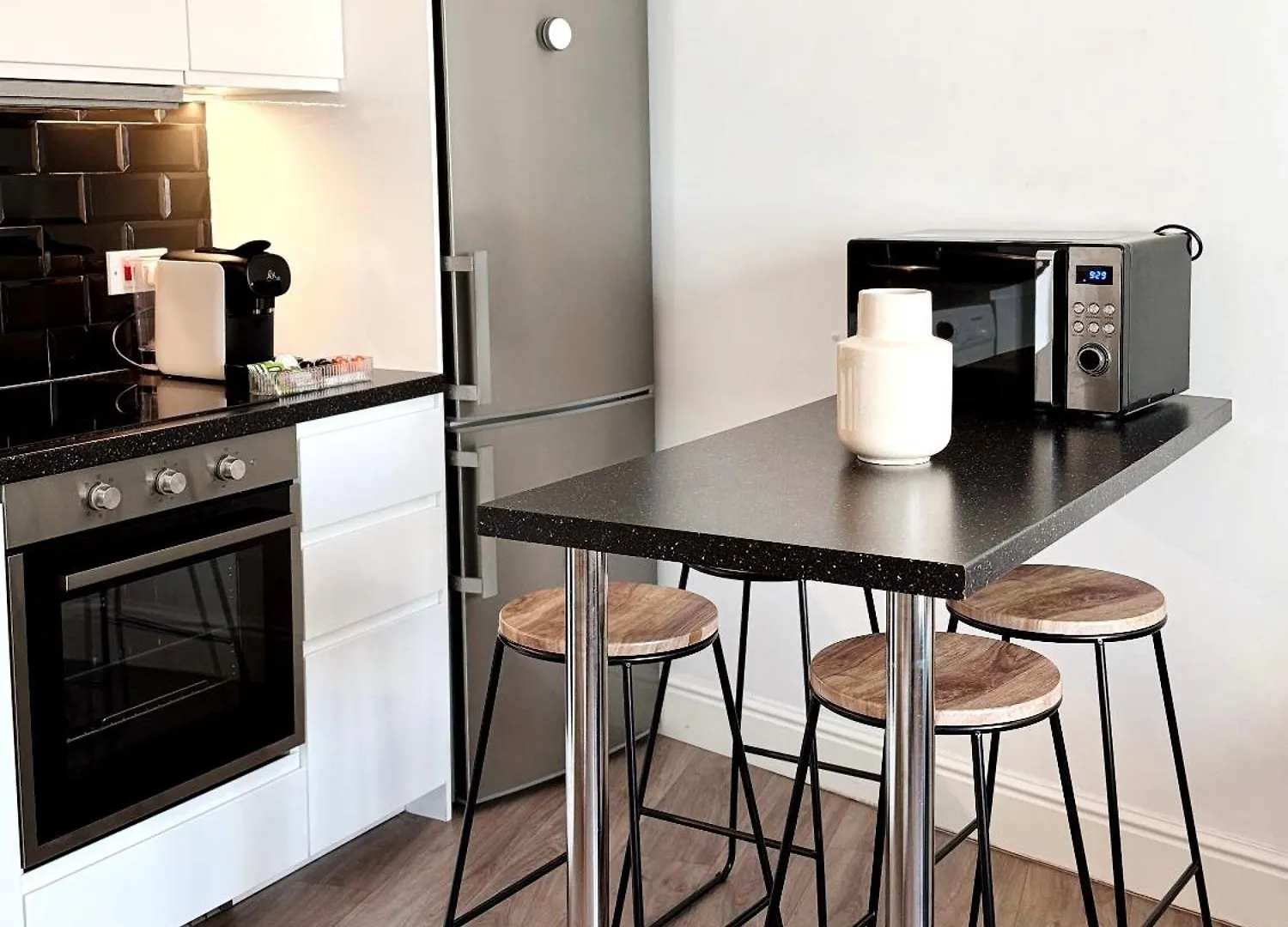 Deluxe City Centre Two Bedroom - Grand Central House Gibraltár 0*,  Gibraltár