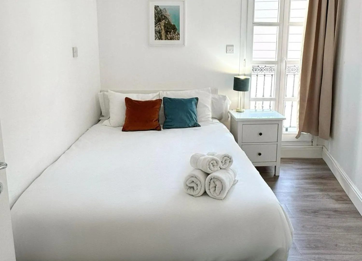 Deluxe City Centre Two Bedroom - Grand Central House Gibraltár 0*,