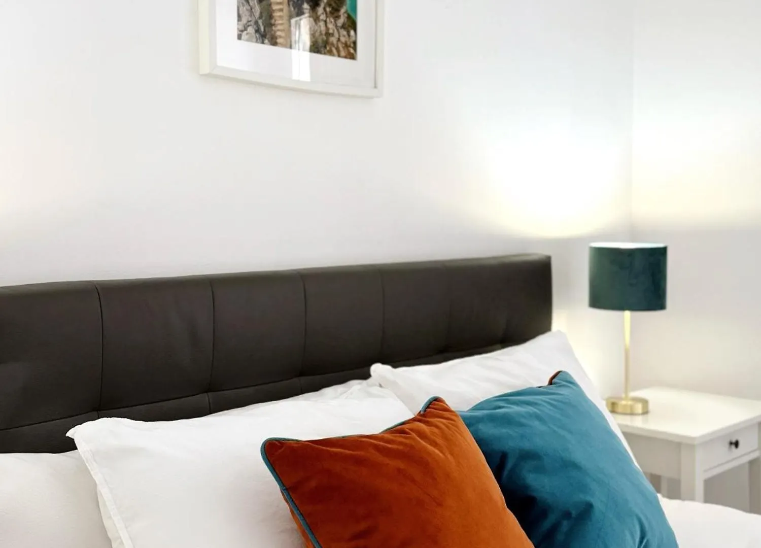 Deluxe City Centre Two Bedroom - Grand Central House Gibraltár Apartman