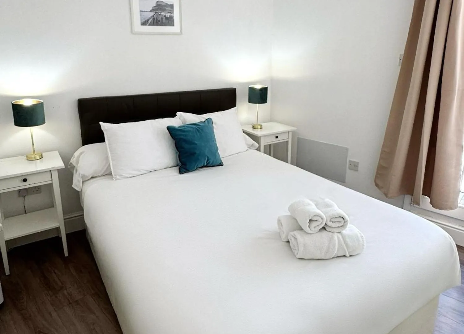 Deluxe City Centre Two Bedroom - Grand Central House Gibraltár Apartman